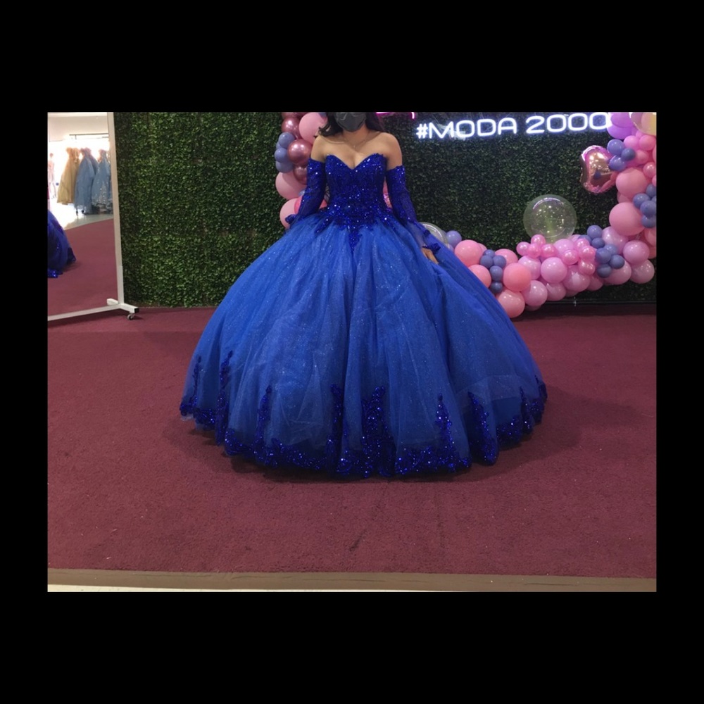 moda 2000 quinceañera dress, and only used once